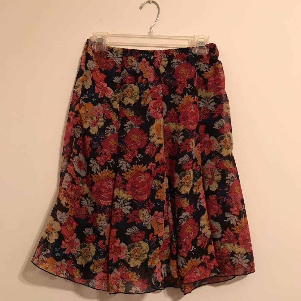 🍂Ingredients floral skirt, size small